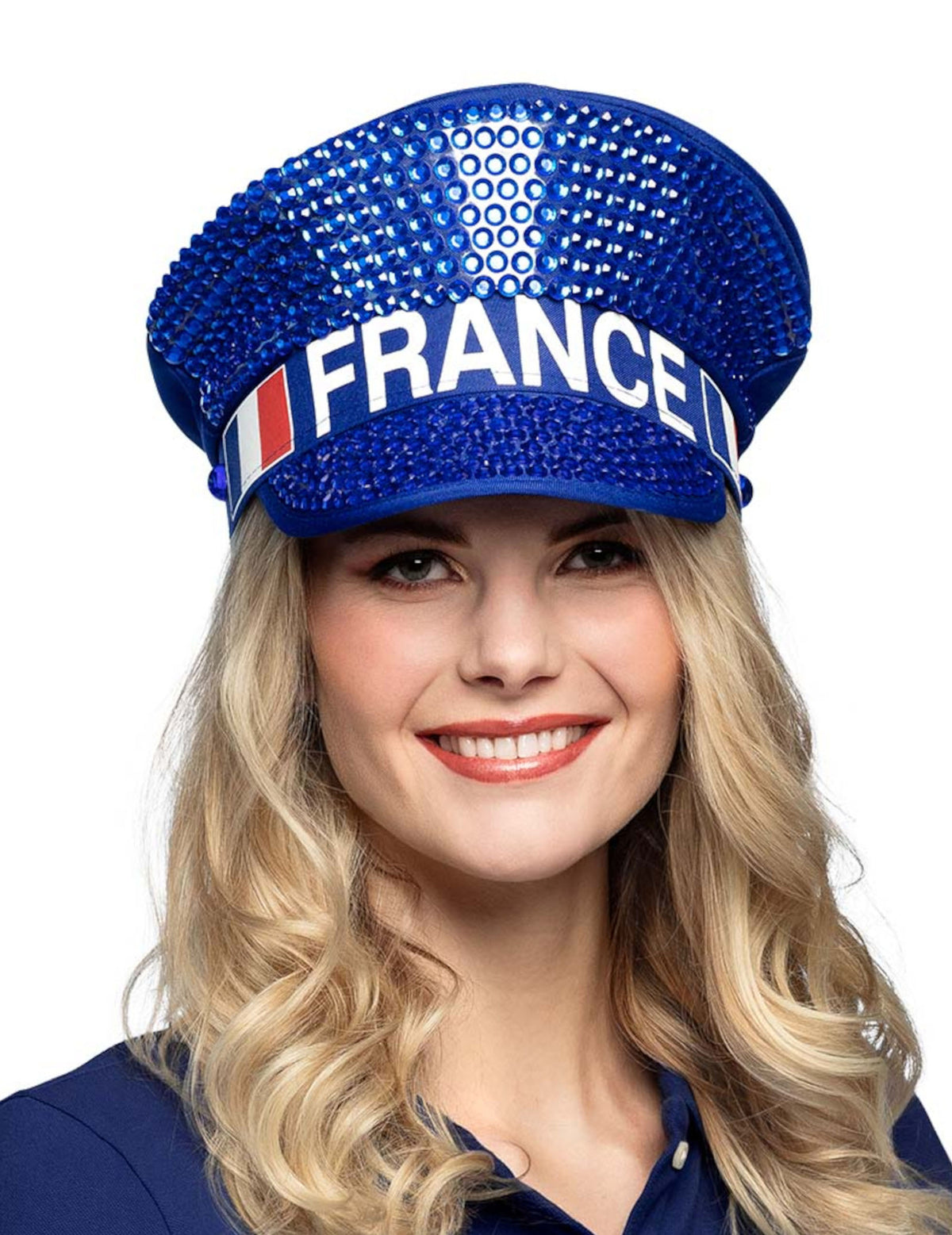Gros plan sur le devant de la casquette à strass France