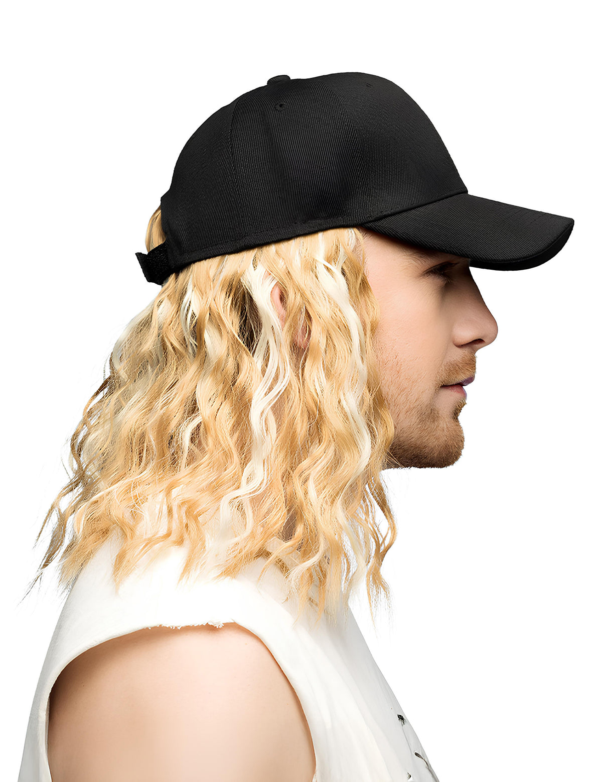 Vue de profil de la casquette avec perruque blonde