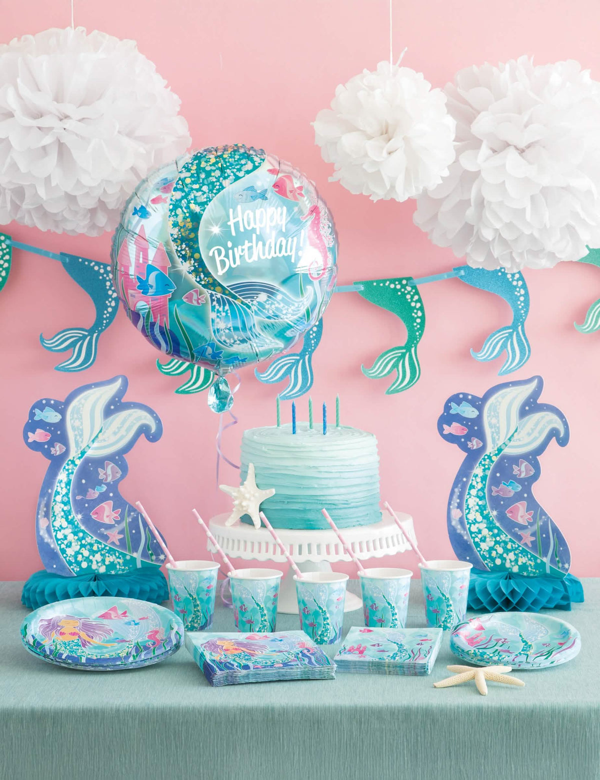 Mise em situação numa decoração de aniversário do centro de mesa bonita sereias