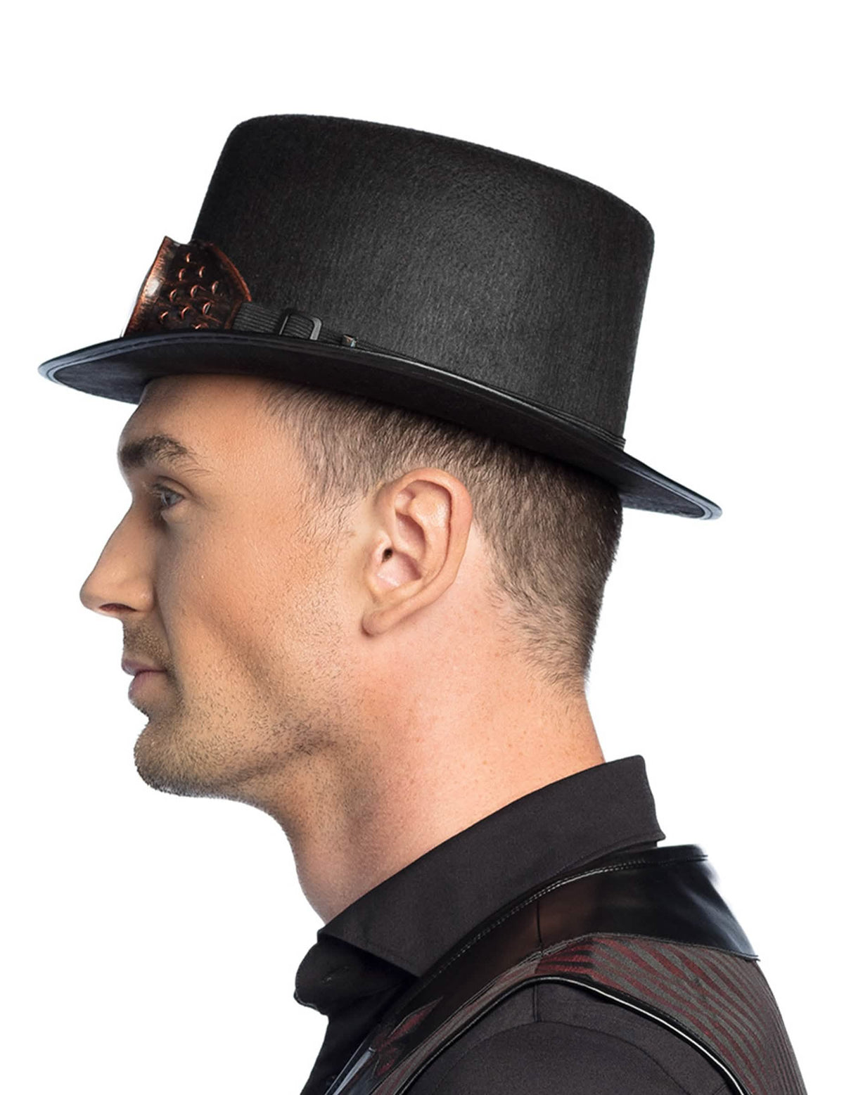 Vista de perfil do chapéu com óculos steampunk