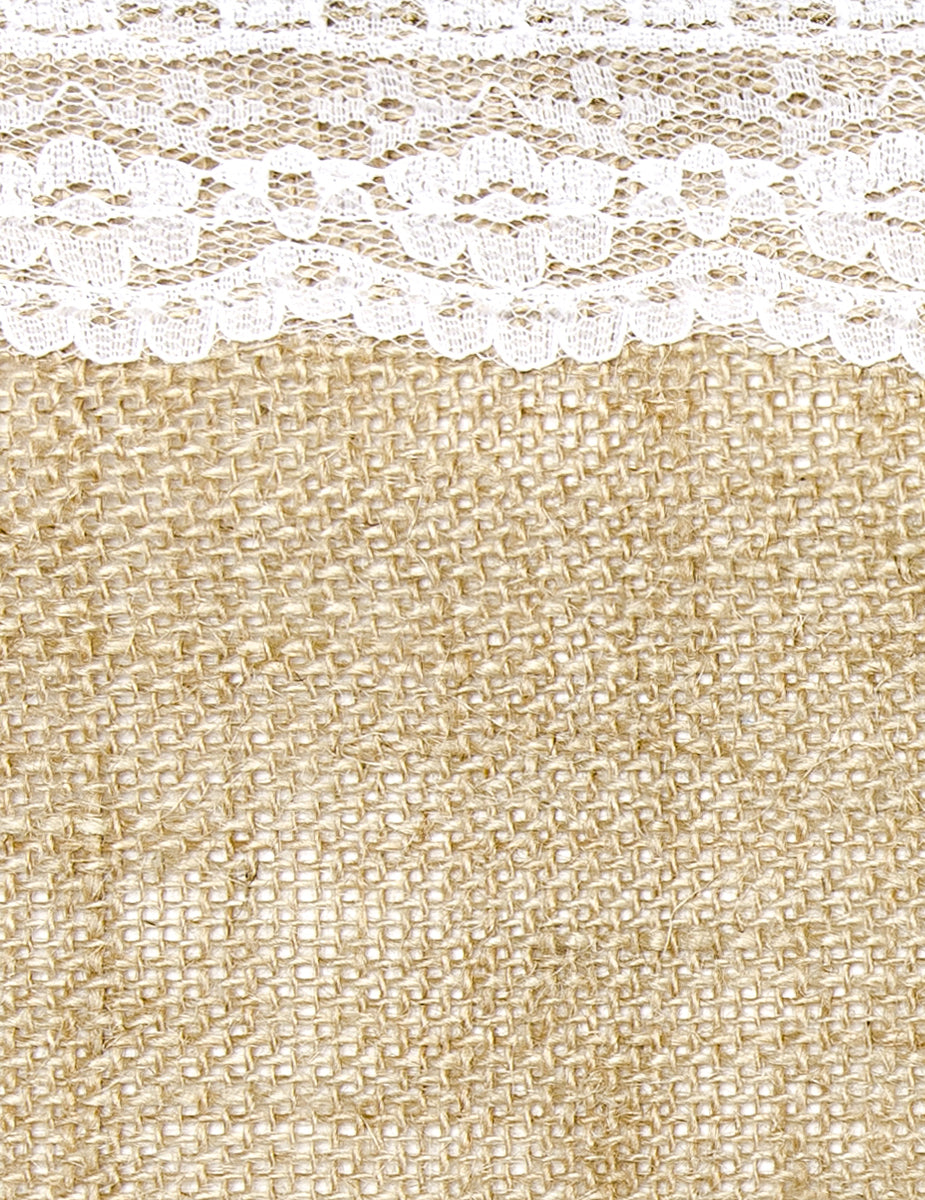 Détail de la bordure en dentelle du chemin de table en jute bordures dentelle pour mariage