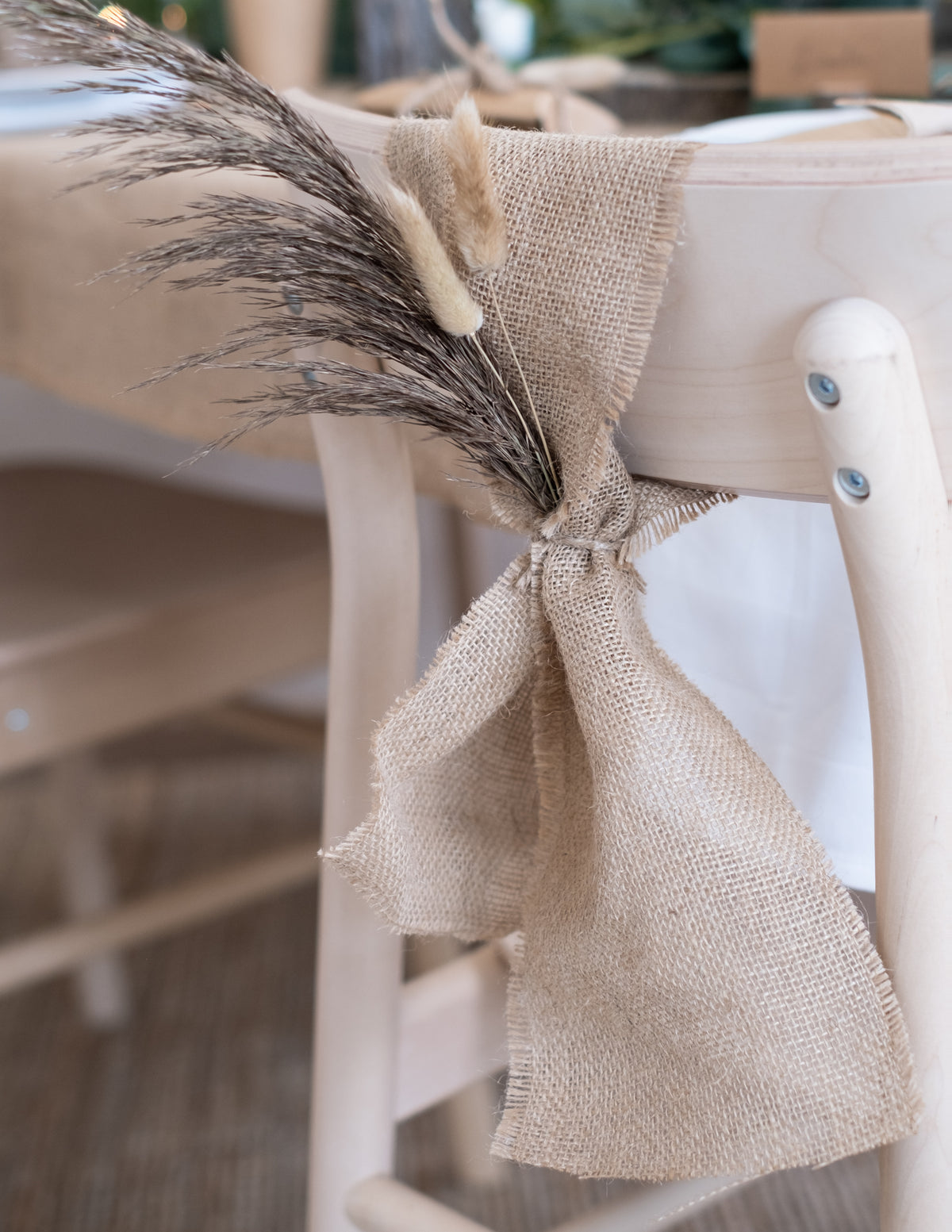 Nœud de chaise décoratif du chemin de table toile de jute pour décoration naturelle