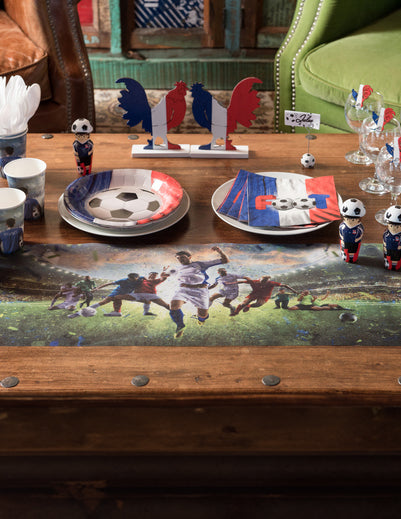 Vue d'ensemble de la décoration de fête du chemin de table intissé champion de foot
