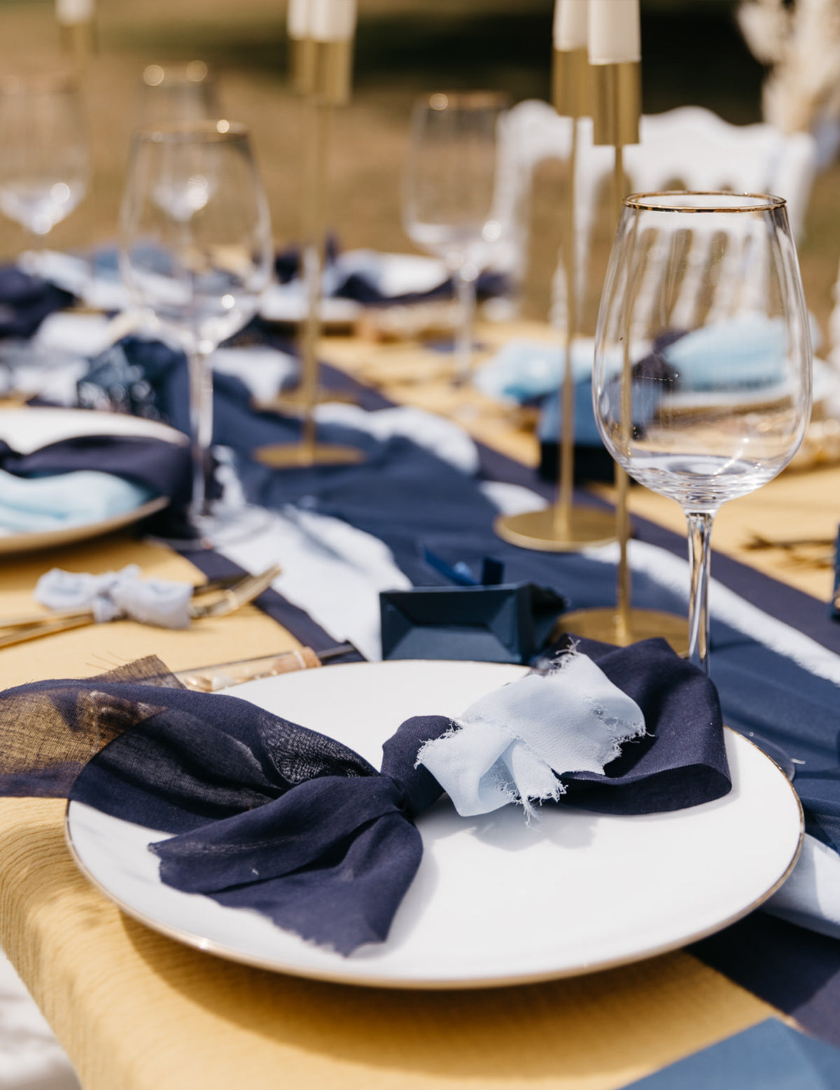 Caminho de mesa em musselina azul-celeste 48 cm x 5 m para batizado