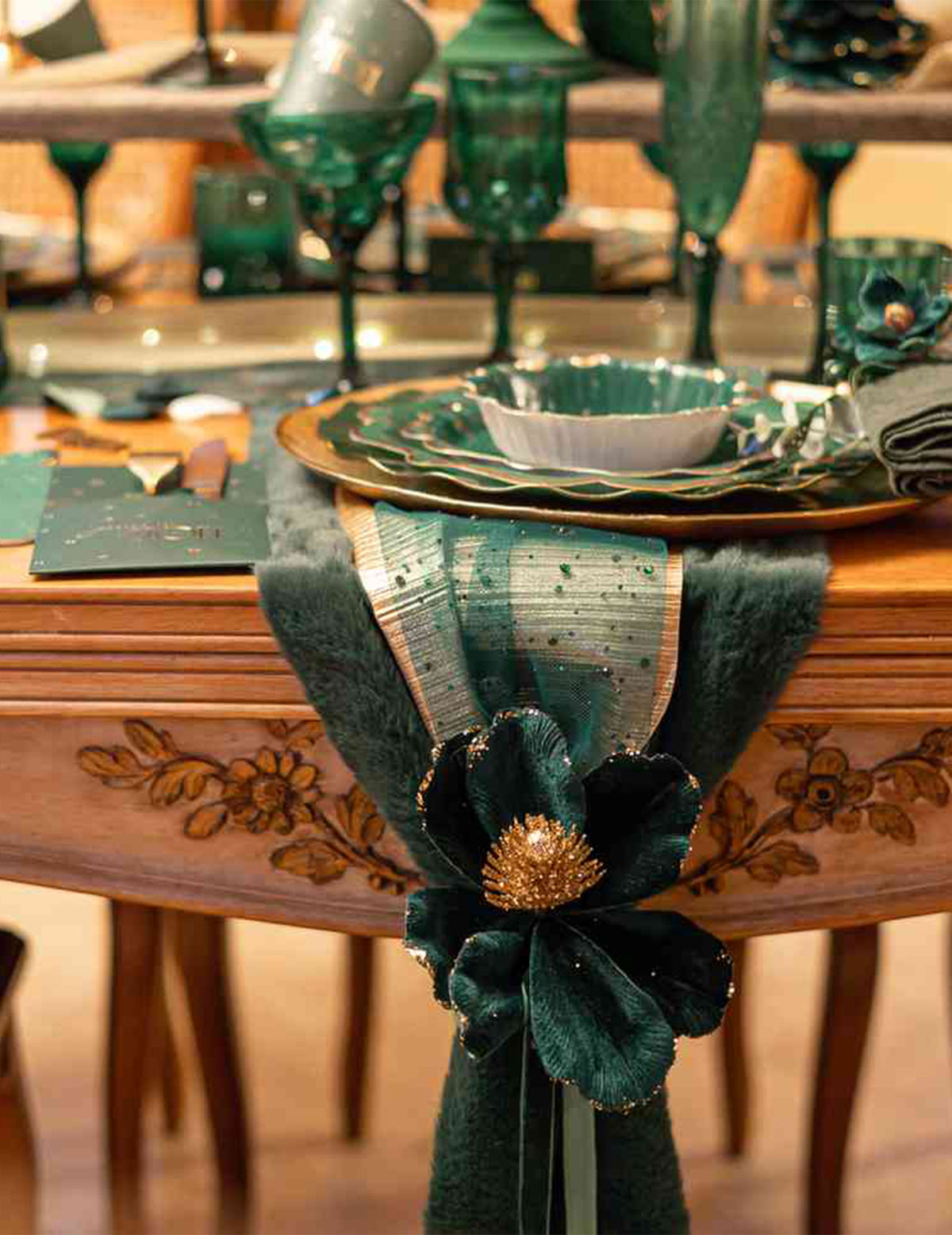 Caminho de mesa com brilhantes verde escuro 28 cm x 3 m