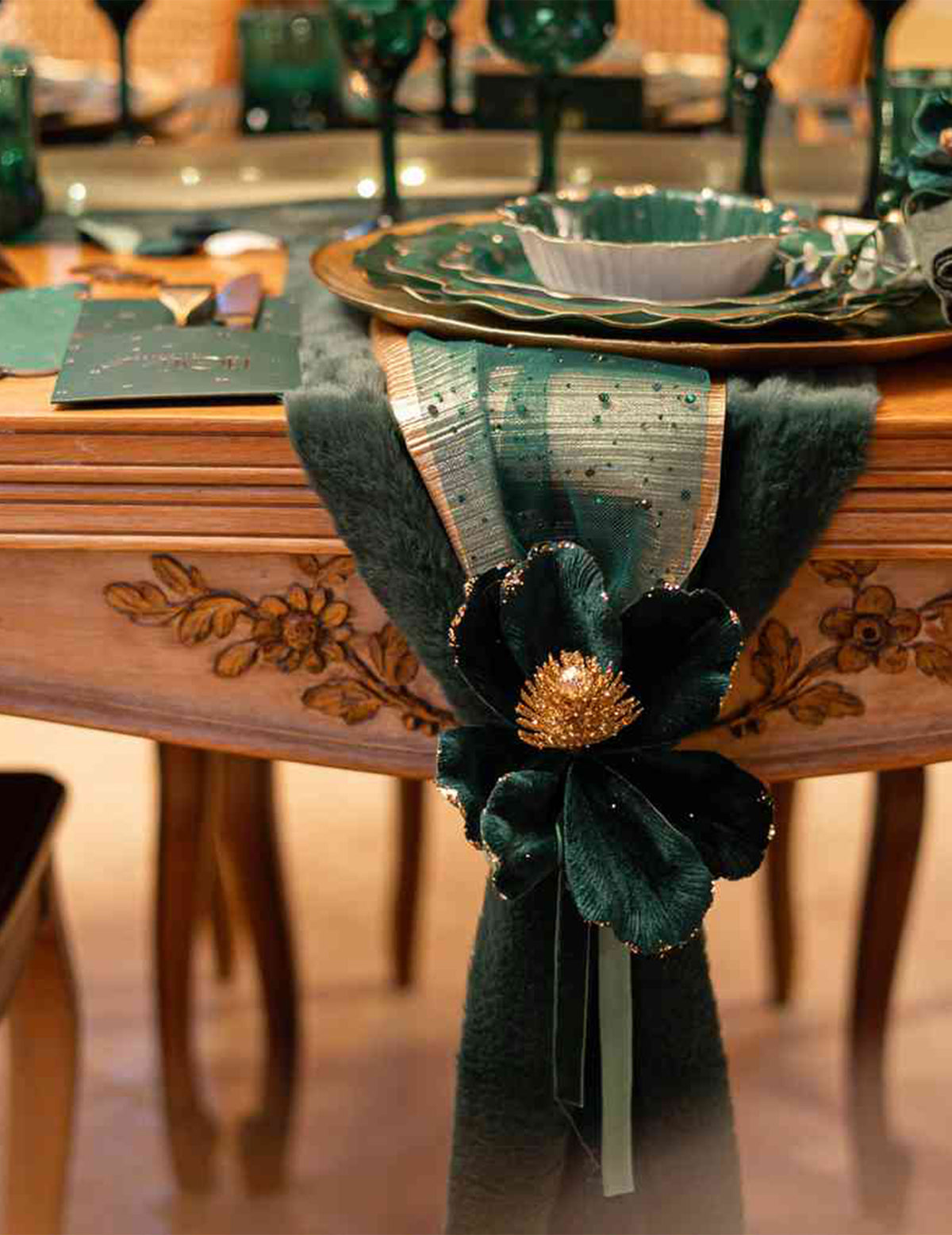 Caminho de mesa com brilhantes verde escuro 28 cm x 3 m
