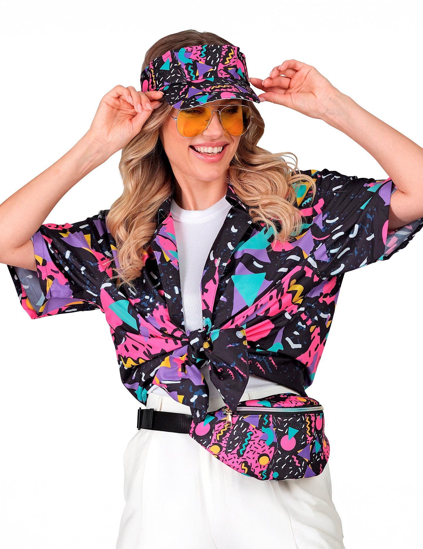 Camisa preta com padrão dos anos 90 para adultos