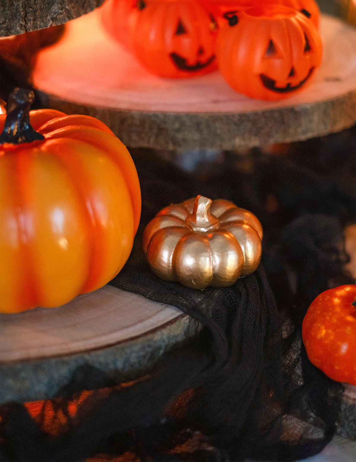 Mise en situation de la Citrouille en résine d'Halloween pour décoration