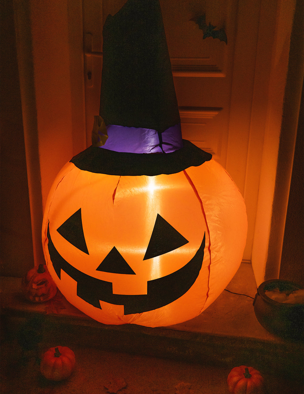 Mise en situation de nuit de la citrouille gonflable lumineuse Halloween