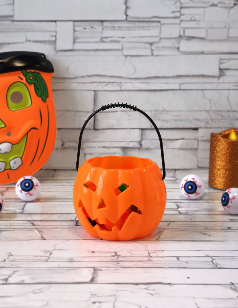 Vue de face dans un décor de la citrouille lumineuse Halloween