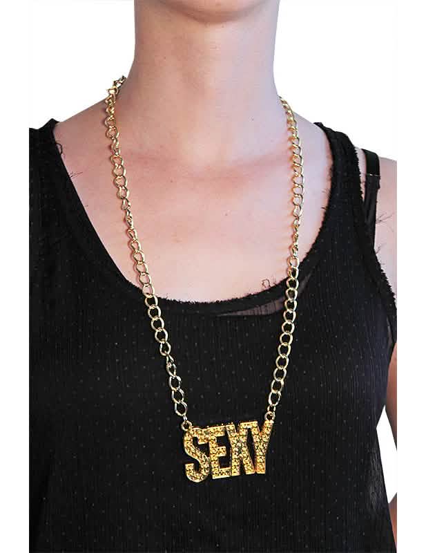 Grande plano do pendente do colar sexy