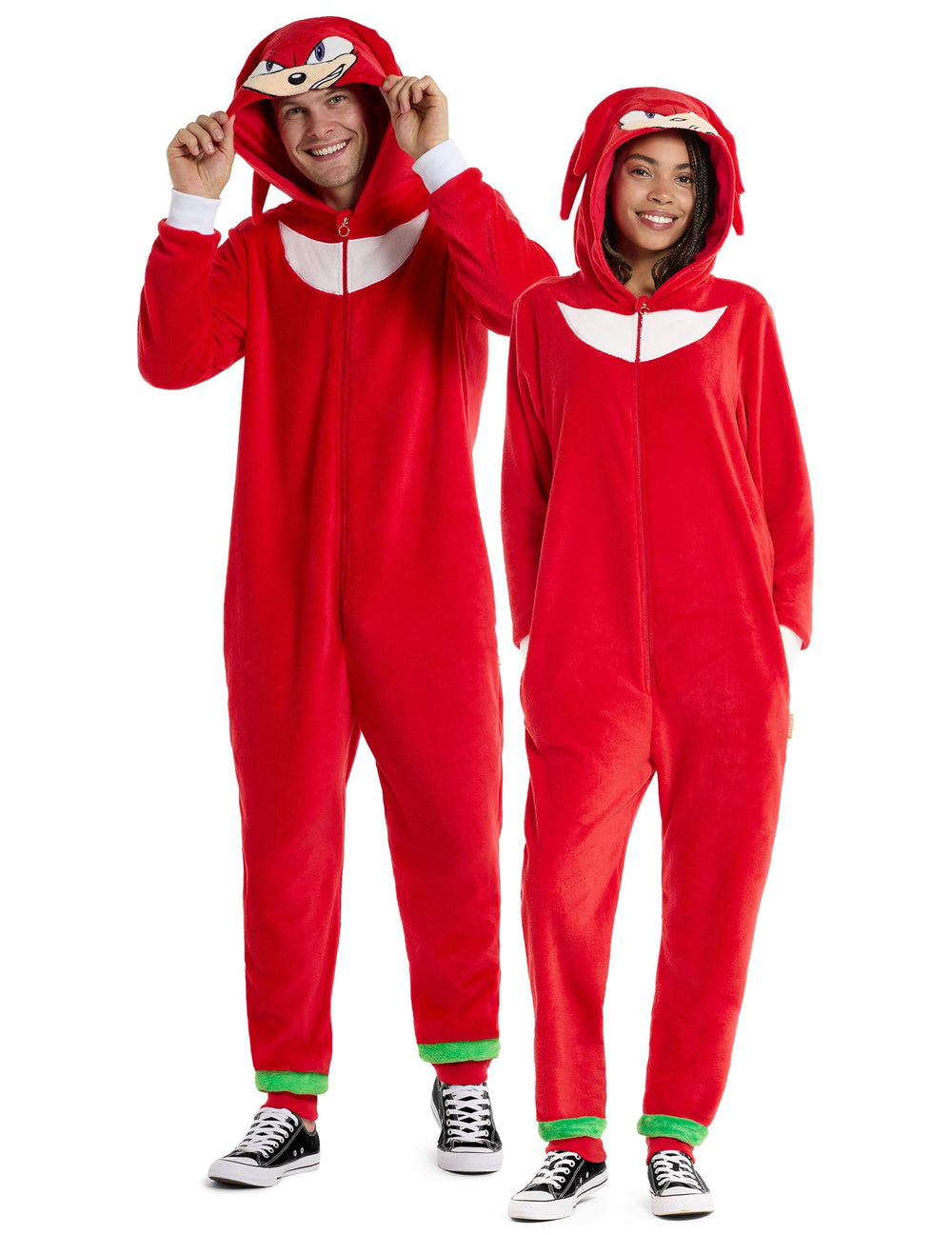 Vue portée par un couple de la combinaison Knuckles Sonic™