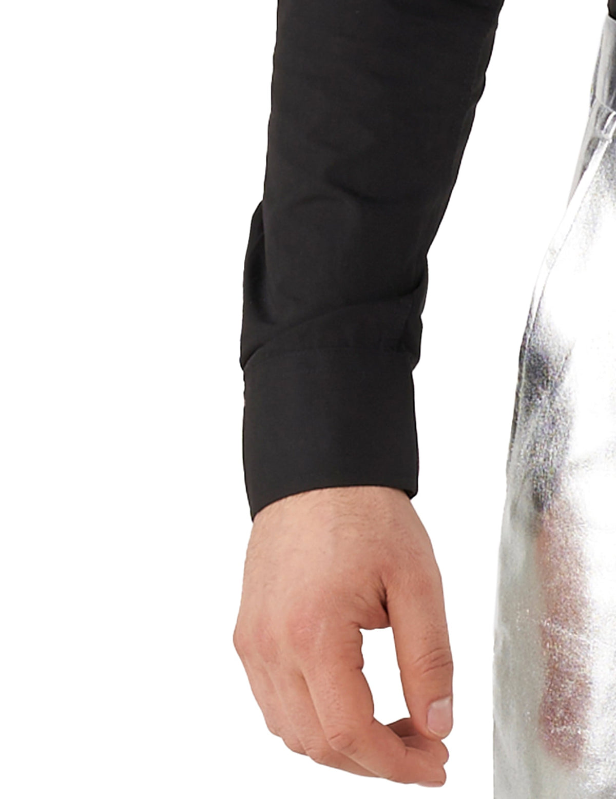 Gros plan sur la manche et le pantalon du Costume Mr. Shiny Silver pour homme