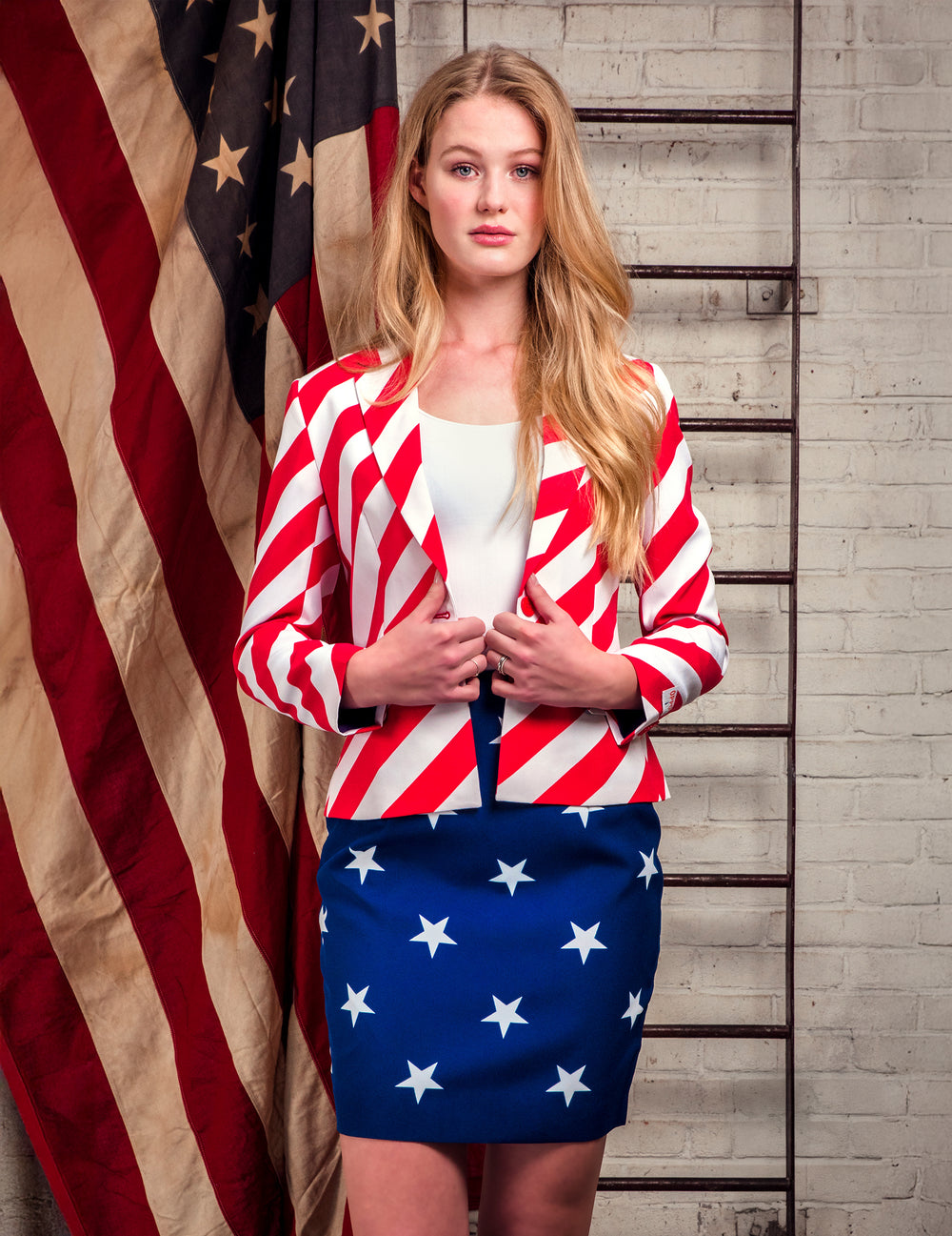 Vue d'ensemble portée du costume Mrs. America Opposuits pour femme