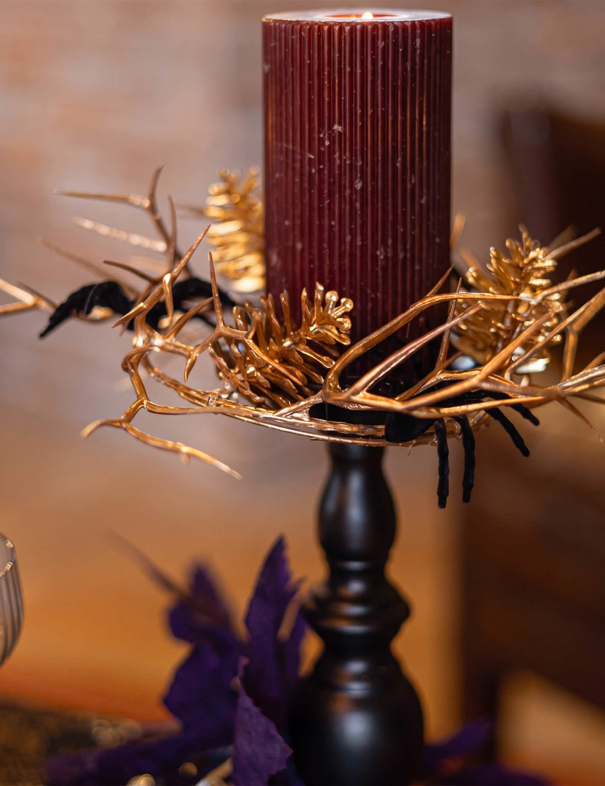 Coroa de aranhas em veludo preto e dourado 23 cm