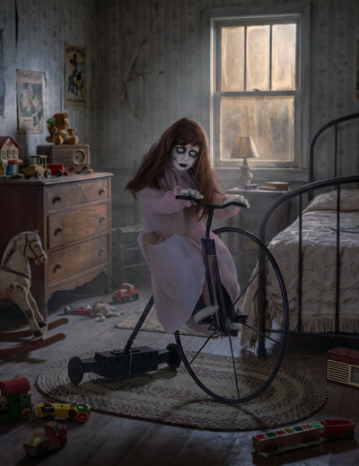 Decoração animada menina possuída em bicicleta com movimento 72 x 30 x 94 cm