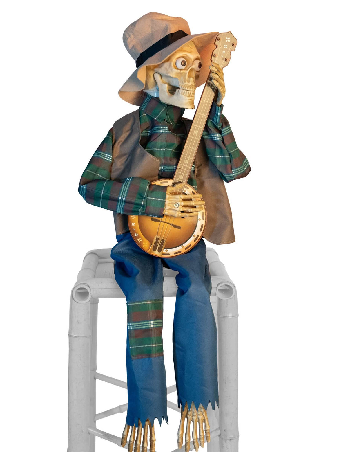 decoração animada esqueleto músico assombrado a tocar banjo com camisa aos quadrados verde e chapéu bege