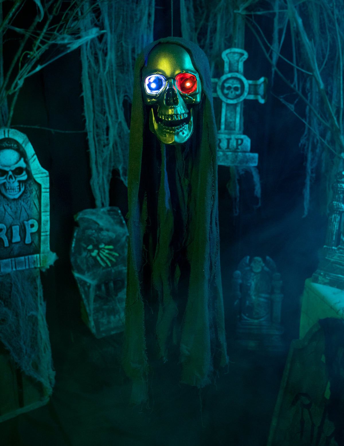 Décoration tête de faucheuse à suspendre pour Halloween lumineuse aux yeux rouge et bleu