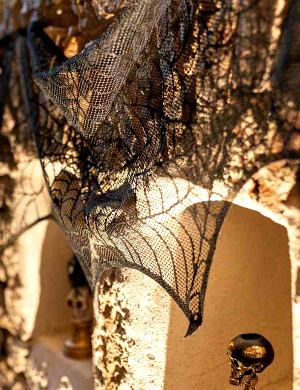 Decoração de teia de aranha em renda preta 43 cm x 2,50 m