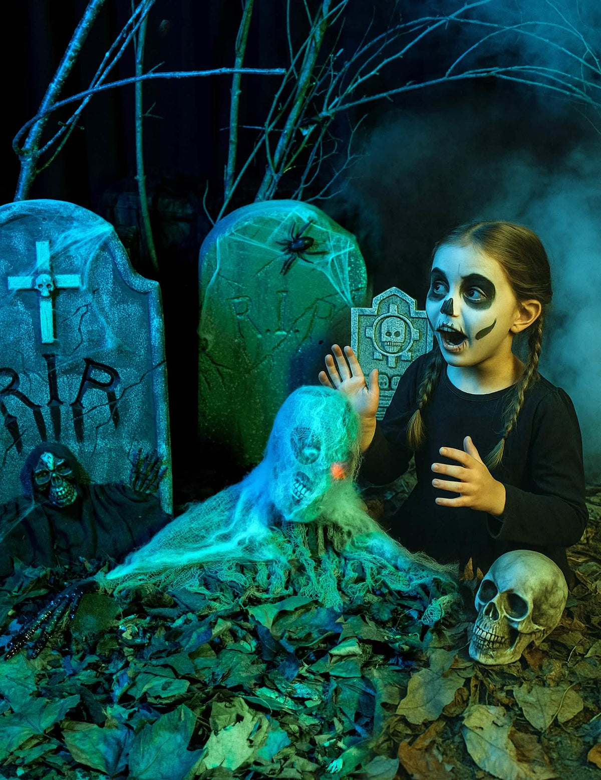 Decoração zombie animada para halloween com véu e olho luminoso vermelho