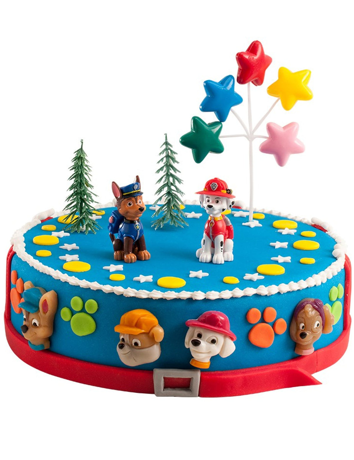 Vue d'ensemble du gâteau avec les décorations pour gâteaux Pat'Patrouille