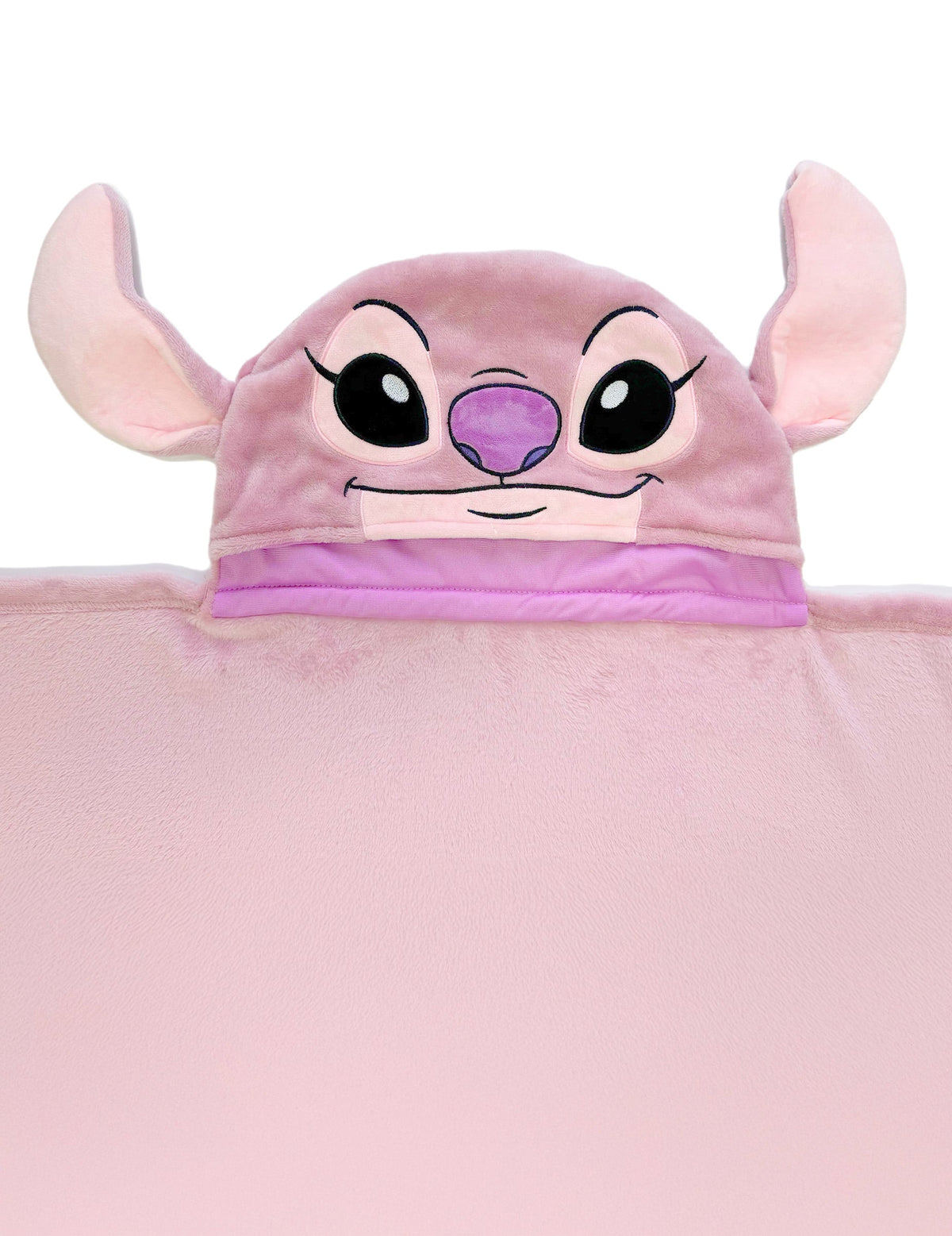 Gros plan sur la capuche du déguisement plaid polaire à capuche Angel Lilo & Stitch