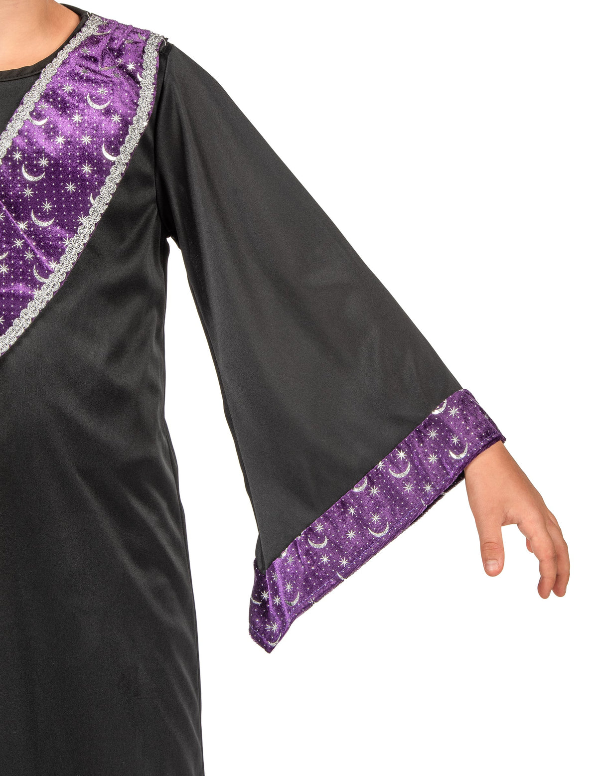 Détail de la manche évasée à motifs lunes du déguisement d'apprenti sorcier pour enfant