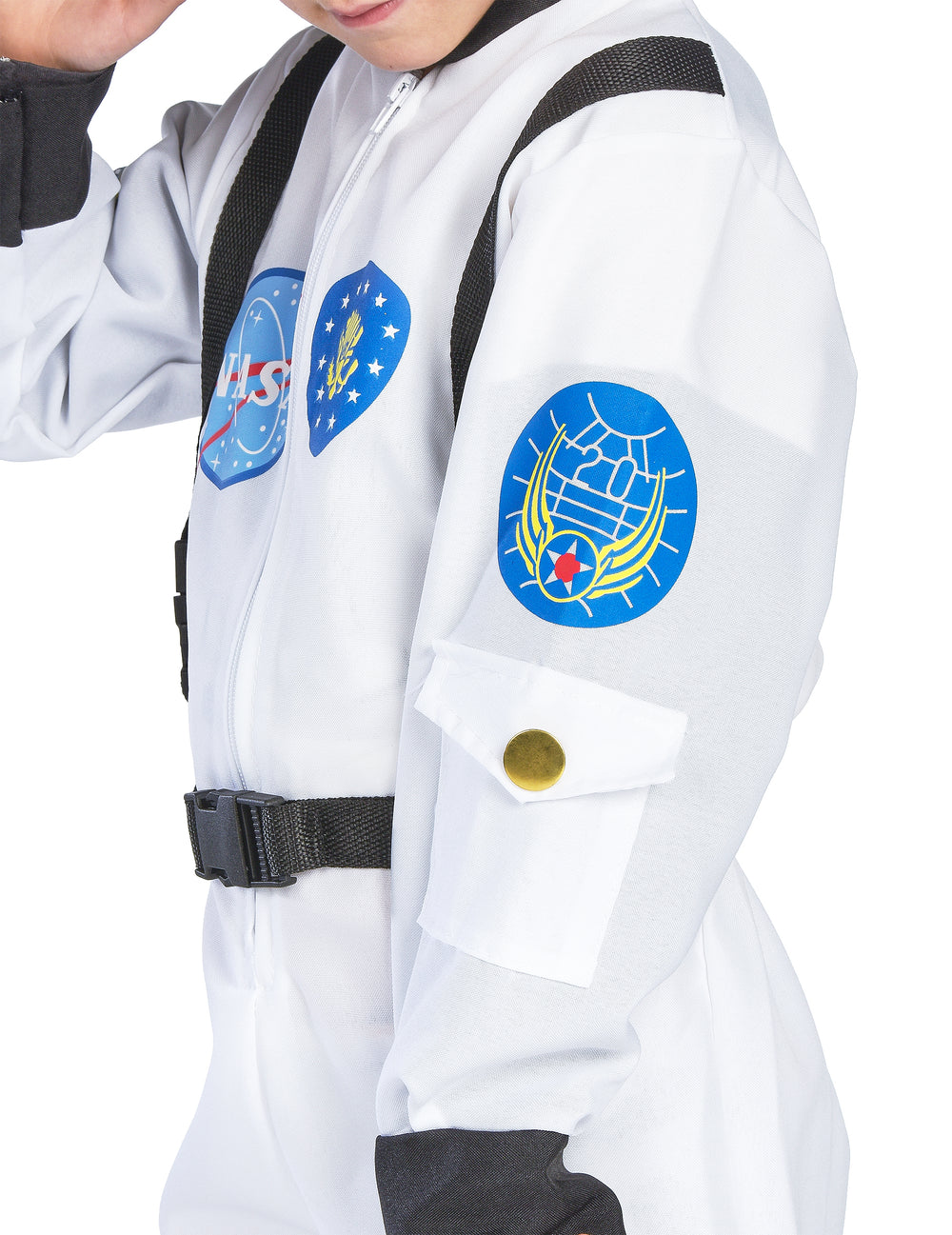 Détail de la manche avec écusson et poche du déguisement d'astronaute pour enfant