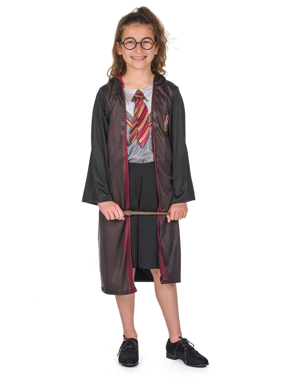 Vue en pied du déguisement avec accessoires Harry Potter™