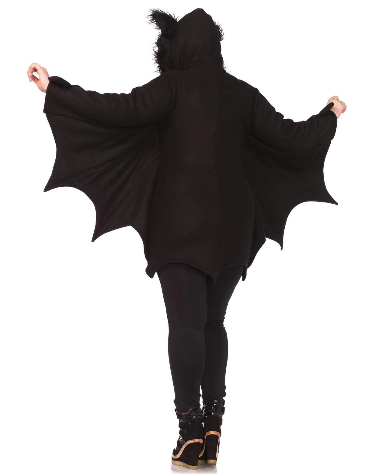 Detalhe do capuz com orelhas do fato de halloween de morcego