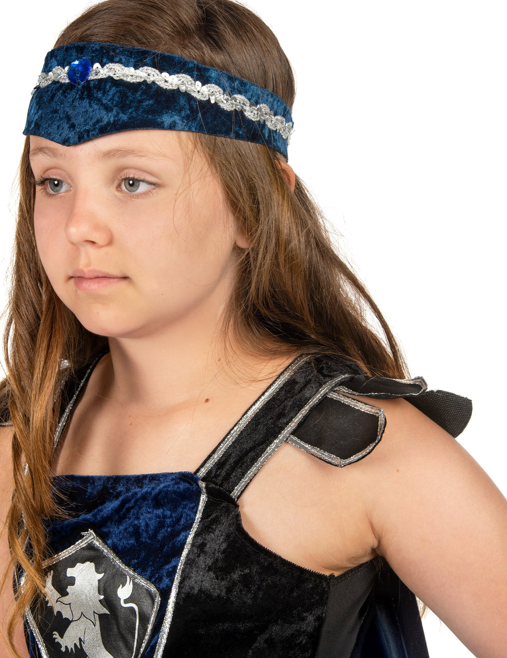 Gros plan sur le bandeau du déguisement chevalier lion royale pour fille