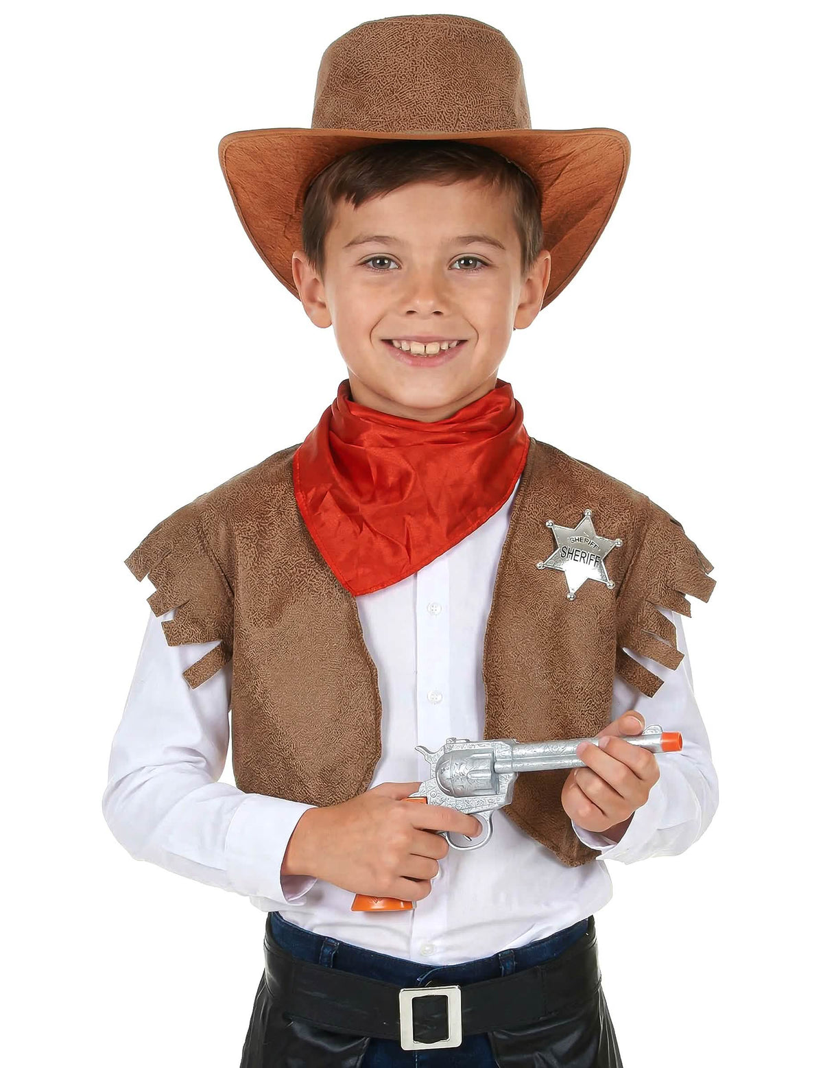 Plano aproximado do colete e da estrela de xerife do fato de cowboy para menino castanho