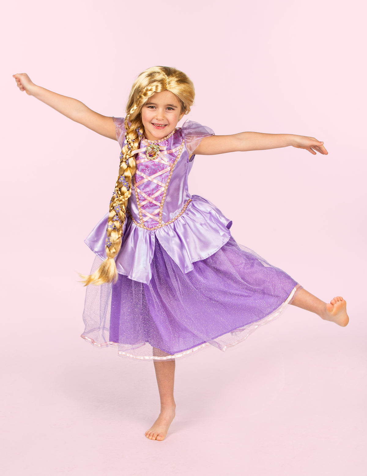 Vue en mouvement du déguisement deluxe Raiponce™ pour fille
