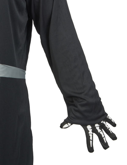 Détail de la manche et du gant squelette du déguisement de faucheuse terrifiante