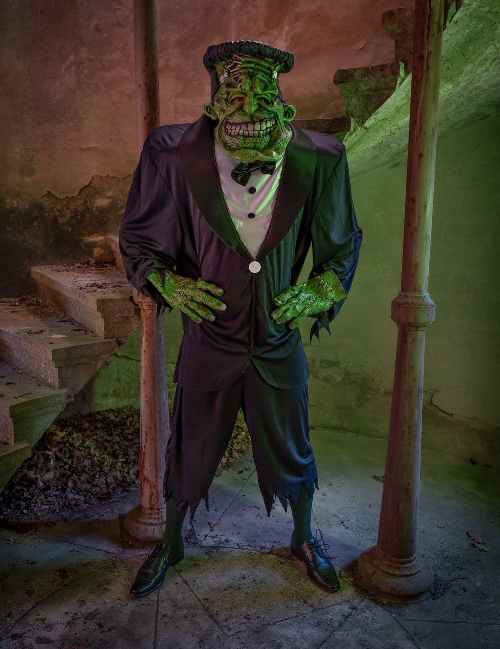 Vue de face du déguisement de Frankenstein pour adulte