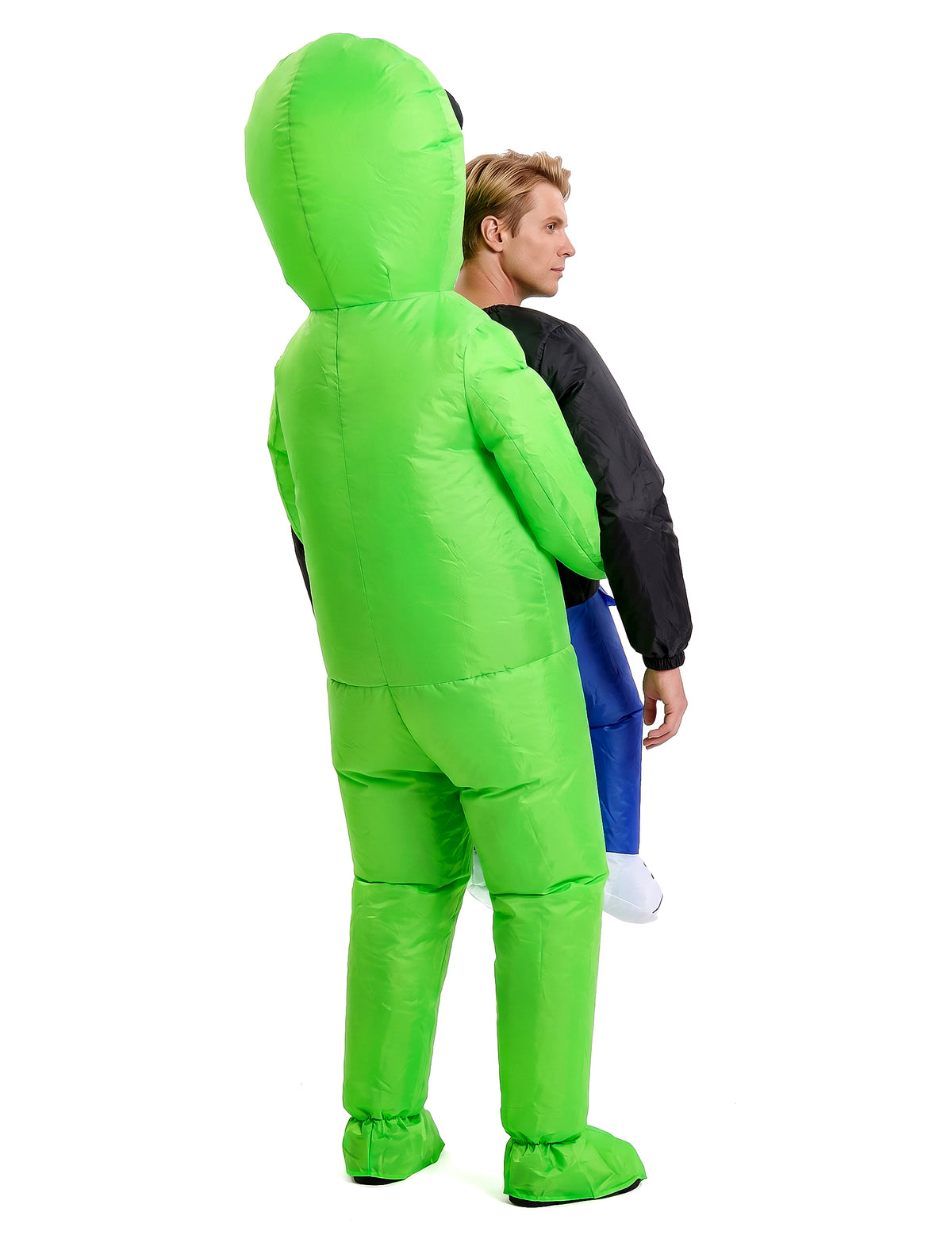 Traje inflável usado por um alienígena adulto