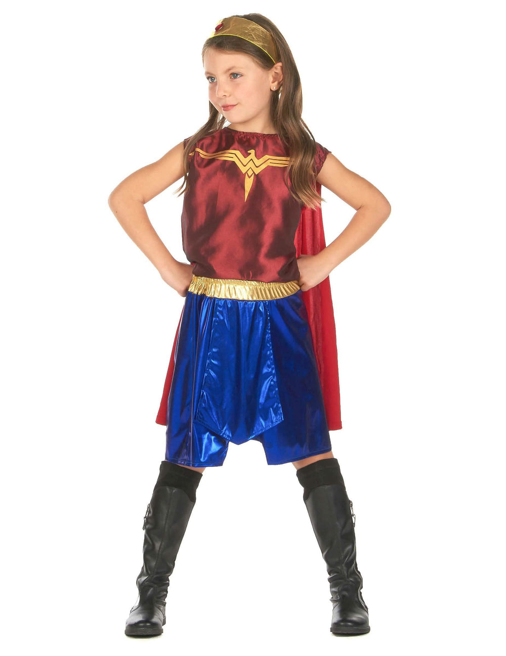 Vue de face mains sur les hanches du déguisement guerrière amazone pour fille
