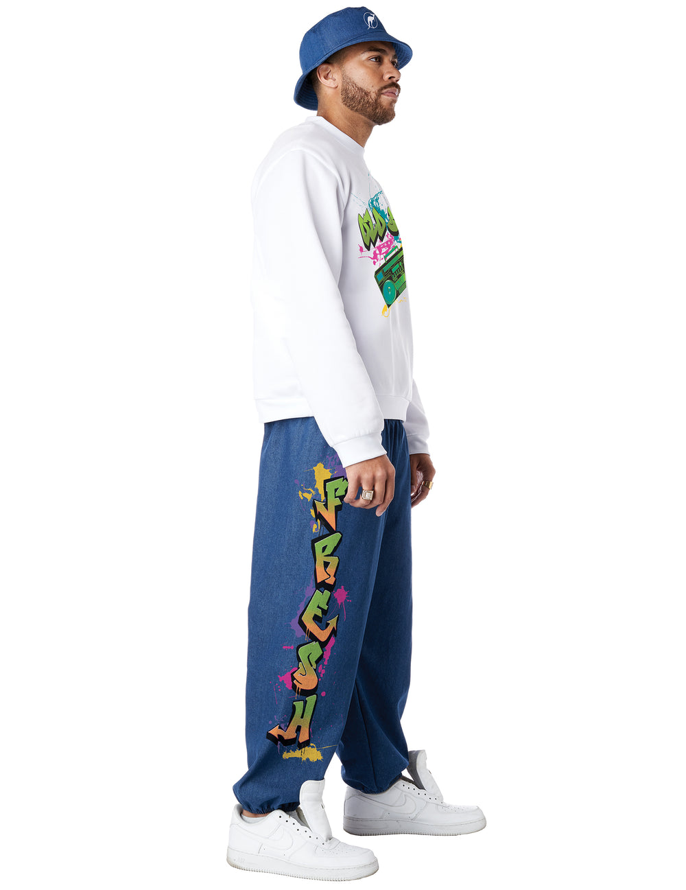 Vue de profil du déguisement hip hop années 90