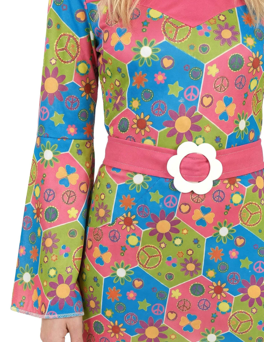 Detalhe da manga evasé e do cinto do fato de hippie com flores