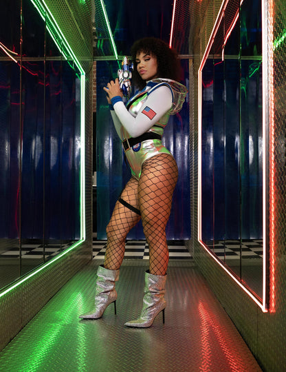 Vue de profil du déguisement luxe astronaute sexy pour femme