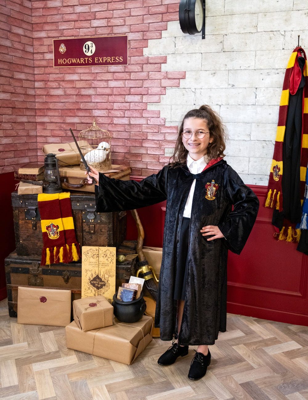 Mise en situation du déguisement luxe robe Harry Potter pour enfant
