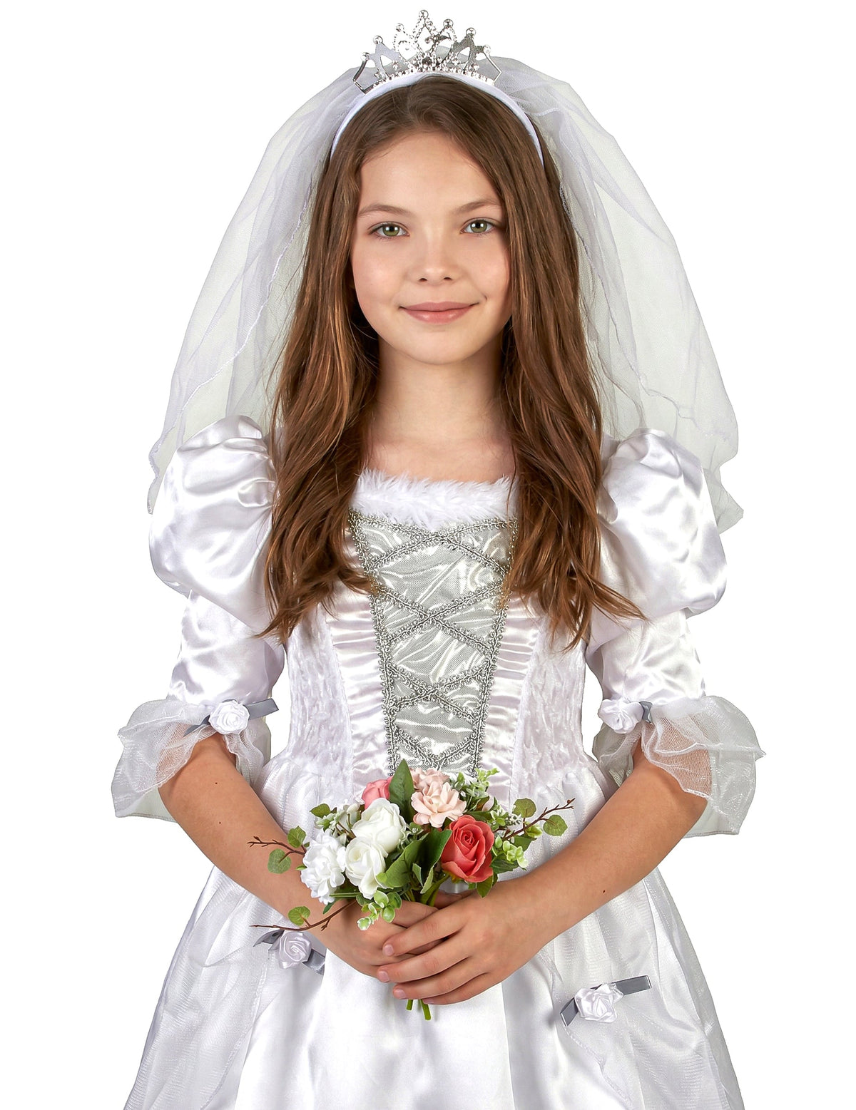 Gros plan sur le buste et le voile du déguisement de mariée pour fille