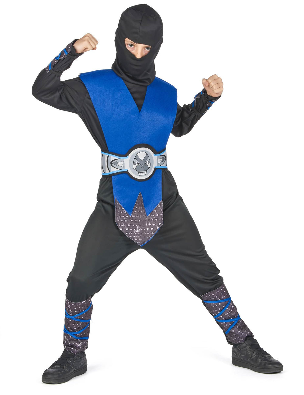 Vista frontal em postura de combate do fato de ninja para menino