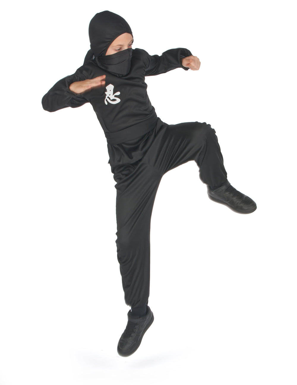Vue en plein saut du déguisement ninja commando
