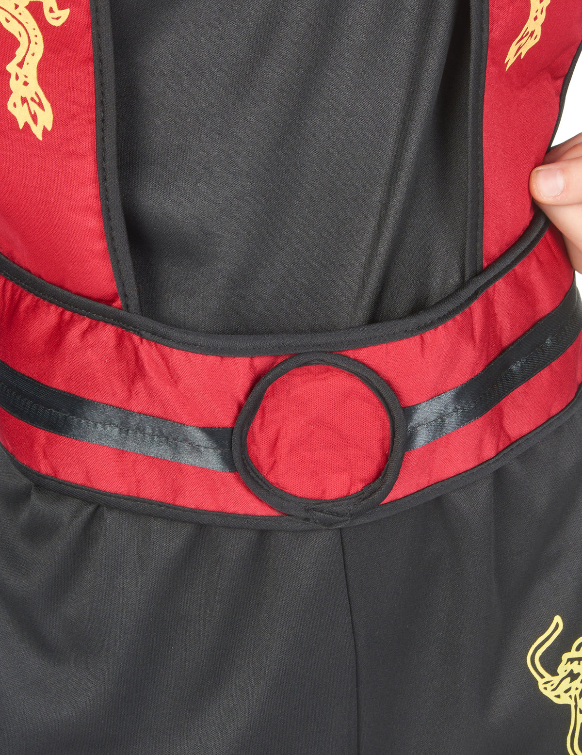 Détail de la ceinture rouge et noire du déguisement ninja dragon jaune