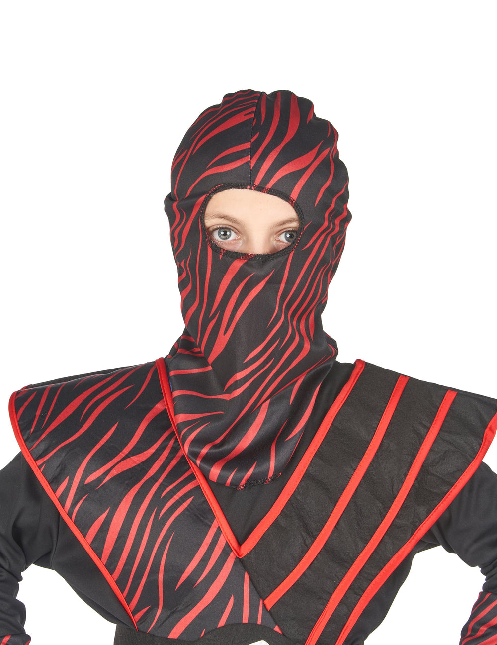 Gros plan sur la cagoule du déguisement ninja fauve pour garçon