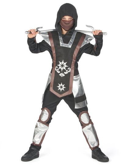 Vue de face avec les sais du déguisement ninja pour garçon