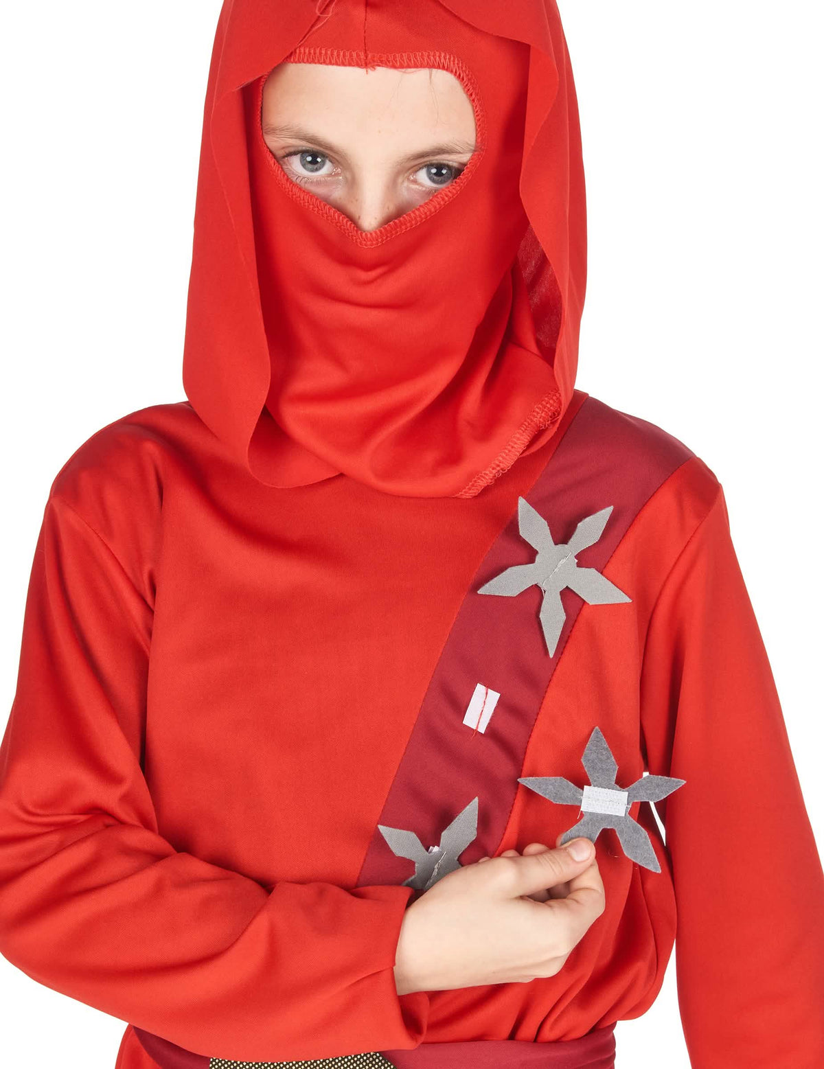 Detalhe das estrelas e da balaclava do fato de ninja