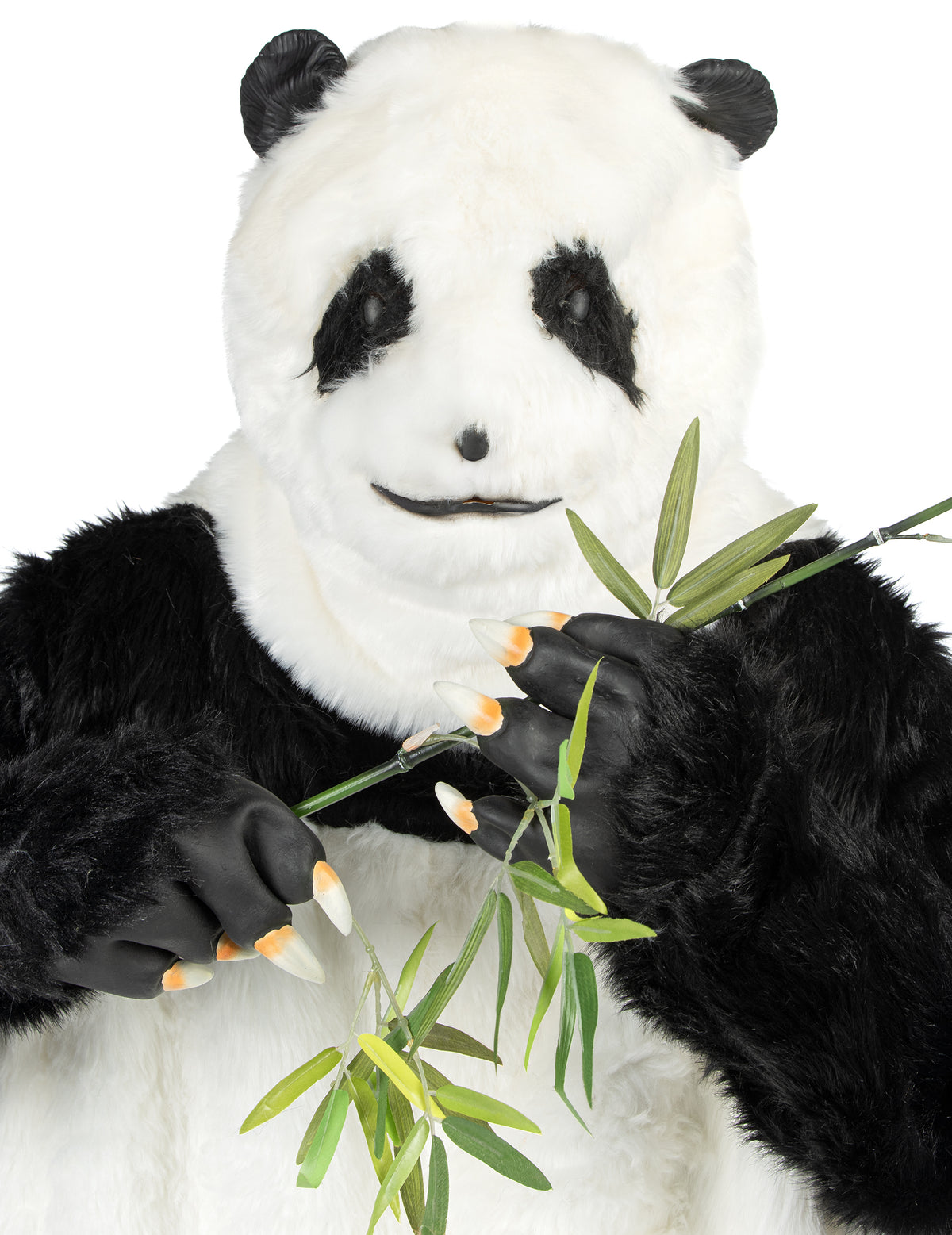 Gros plan sur le masque et le bambou du déguisement de panda pour adulte