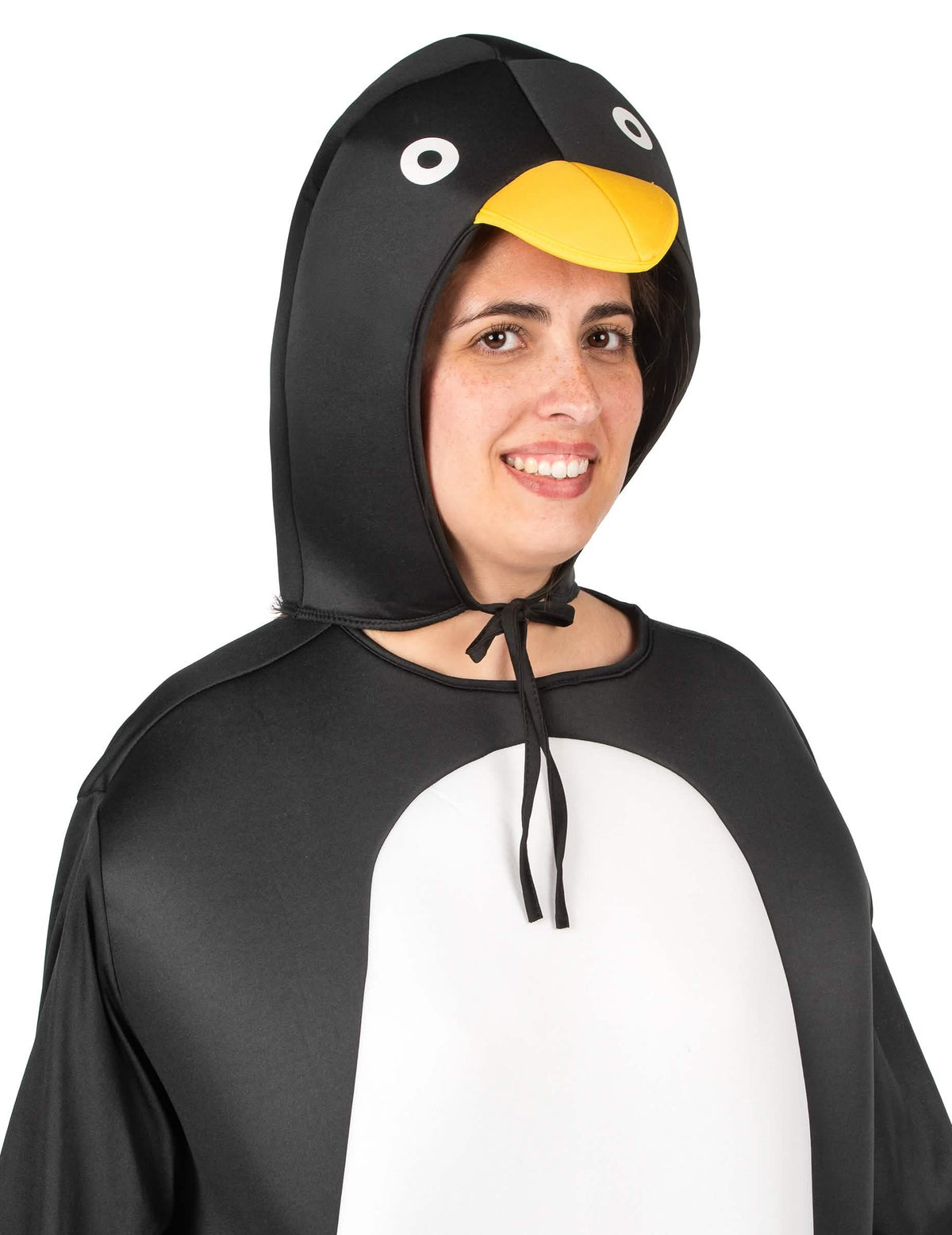 Détail du bec jaune de la capuche du déguisement de pingouin pour adulte
